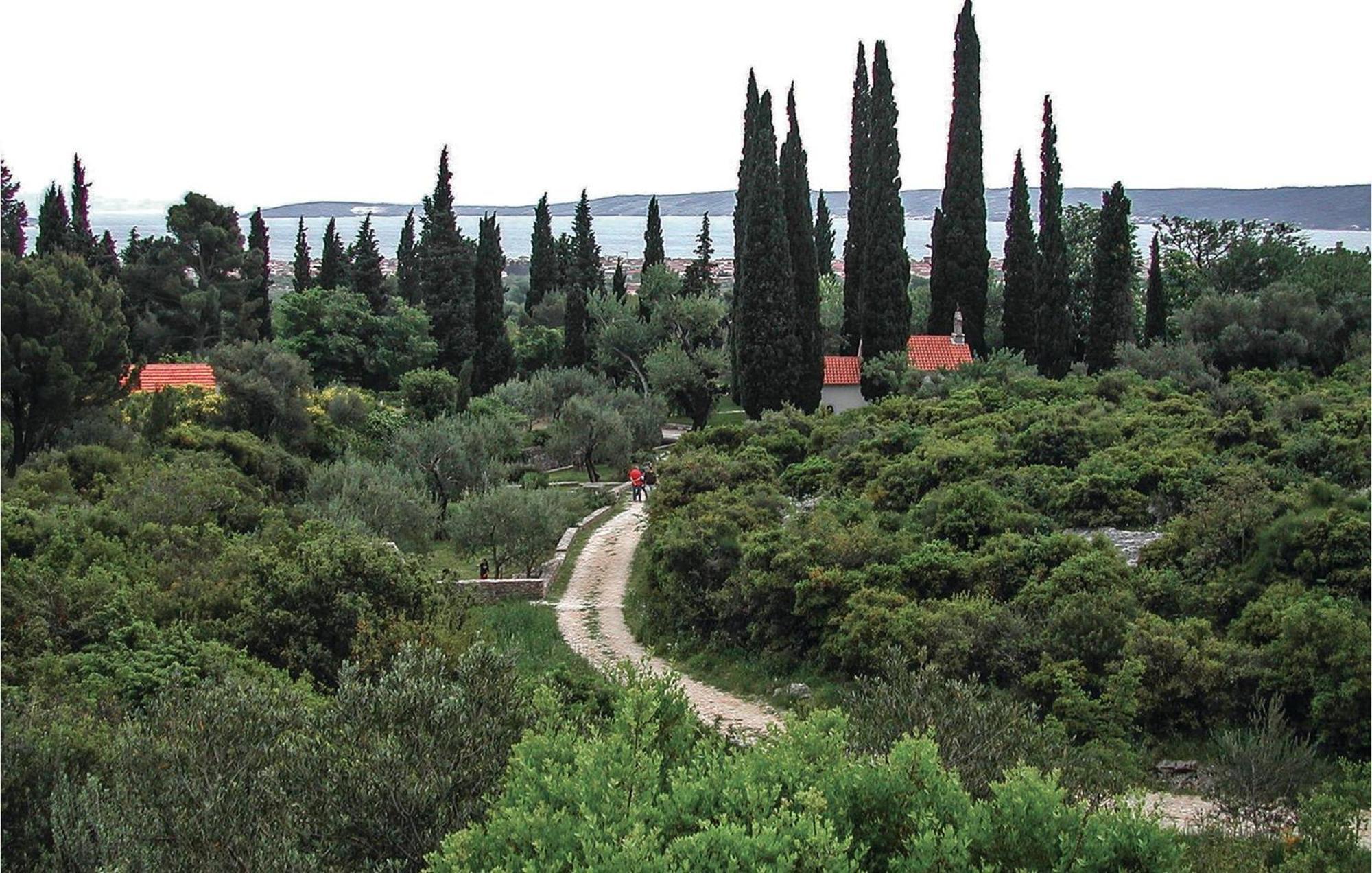 Stunning Apartment In Kastel Novi With Wifi Kastela Luaran gambar